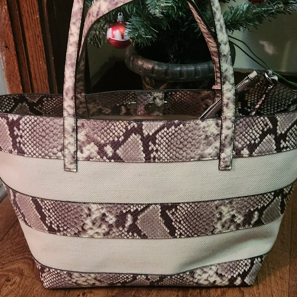 SAVED for : firstdownkicks Snake Print Michael kors  Tote with Wrist-let/Pouch - Picture 4 of 14
